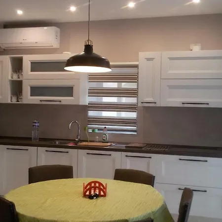 Apartment Merhba 3 *
